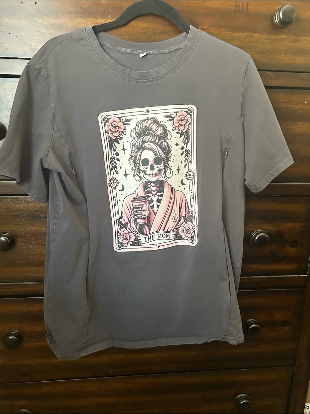 Graphic 'The Mom' Short Sleeve Tee - Gray with Pink Artwork